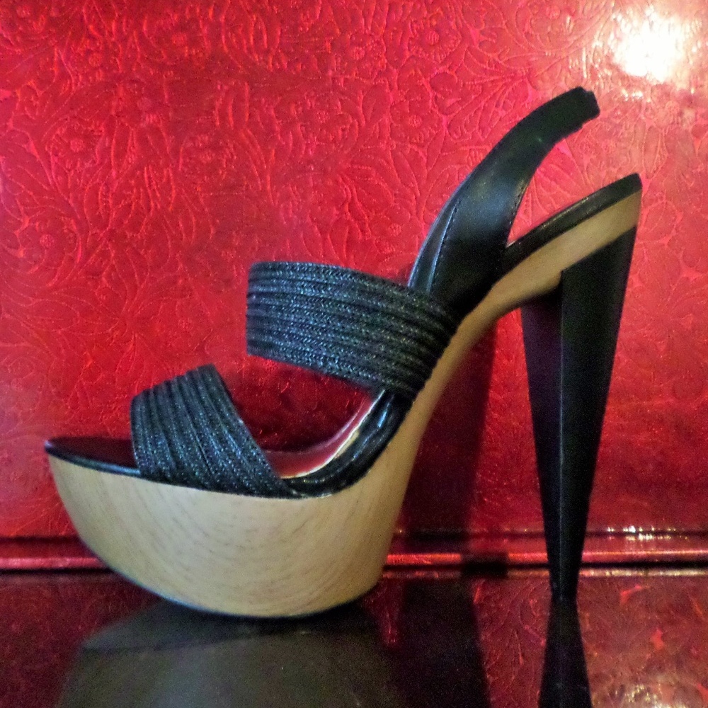 bebe • Cone-Heel Platform Sandal • Size 8.5 • New
